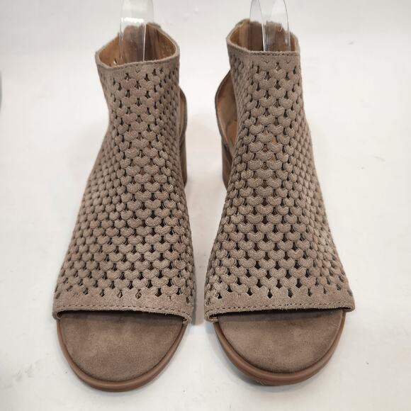 Lucky Brand NWOB Nacria Women's Perforated Leather Open Toe Block Heel Shoes 9 - Picture 3 of 7